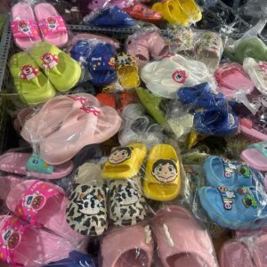 Ramdom pick crocs(wholesale)