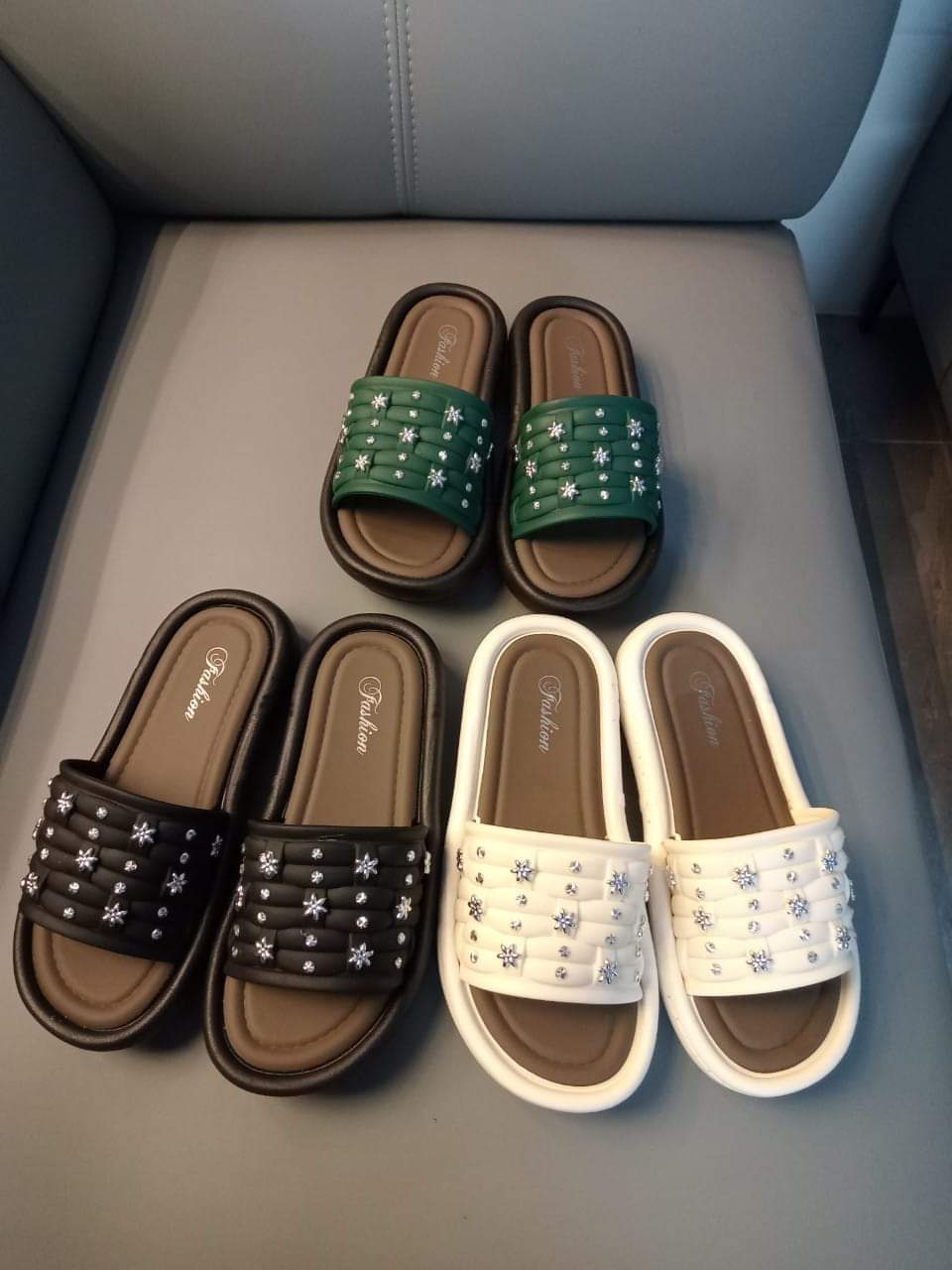 Women's sandal(MOQ 15) Wholesale deals