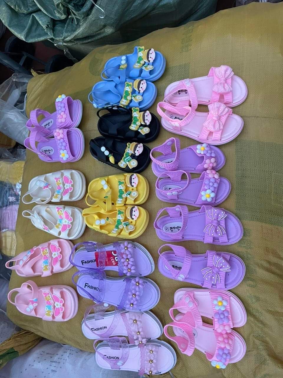 Kids Sandals (MOQ 20) Wholesale deals