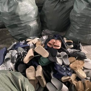 Mixed crocs on wholesale(MOQ 30)