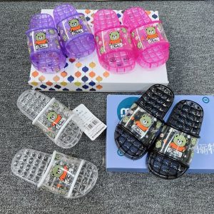 Unisex reflect slip on