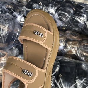 Hug high quality sandal