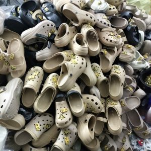 Women's fashion crocs