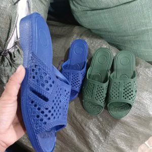 Unisex bathroom slippers