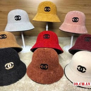 Ladies hairy design round cap