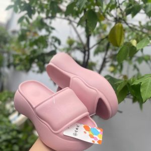 Women's designer heel palm