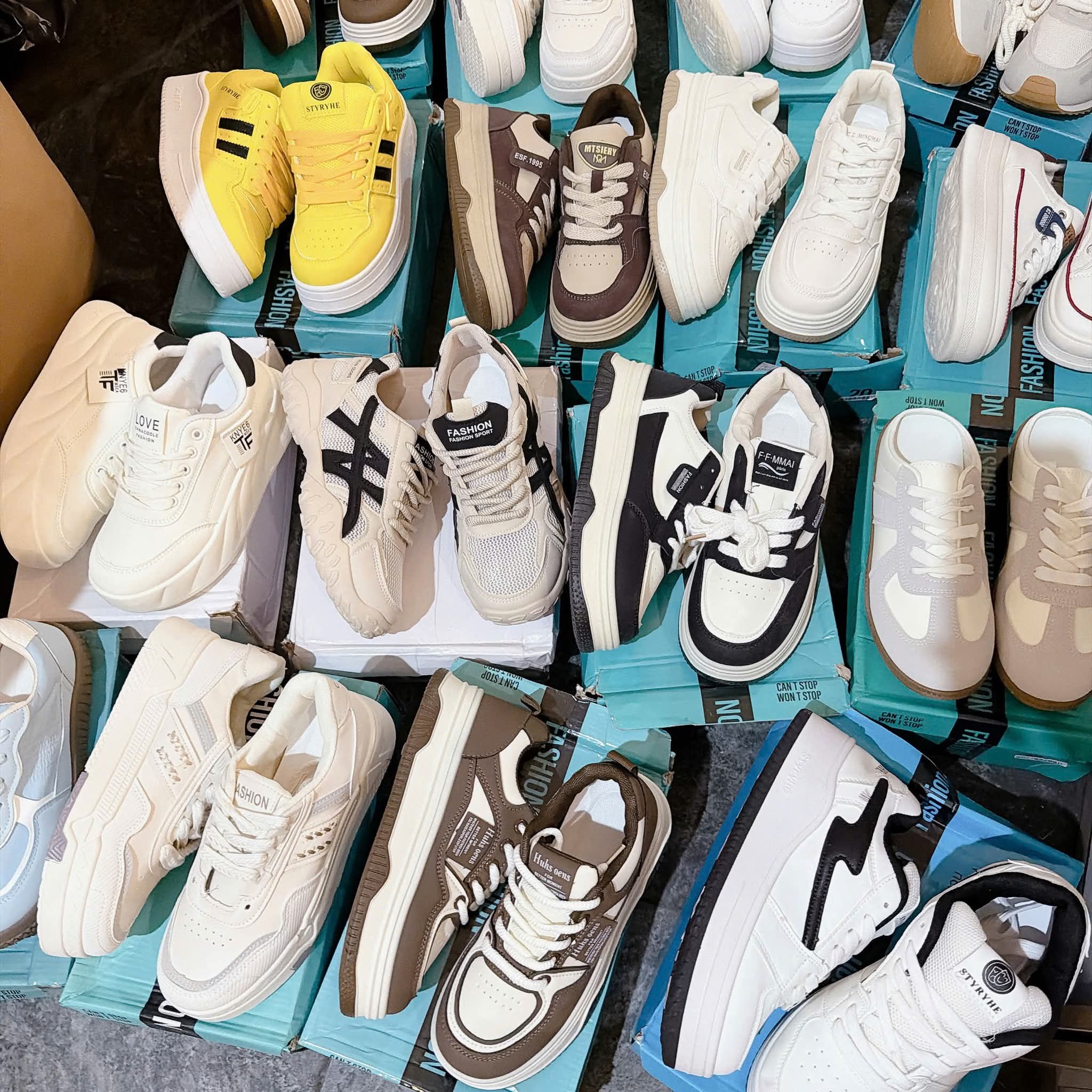 Quality fashion sneakers (Mixed Design)