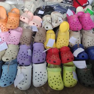 Variant Colour crocs