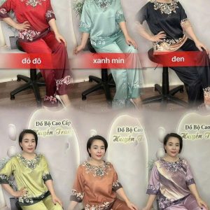 Sets of metallic scratched silk