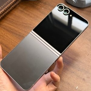 Samsung zflip 6(pre-owned)